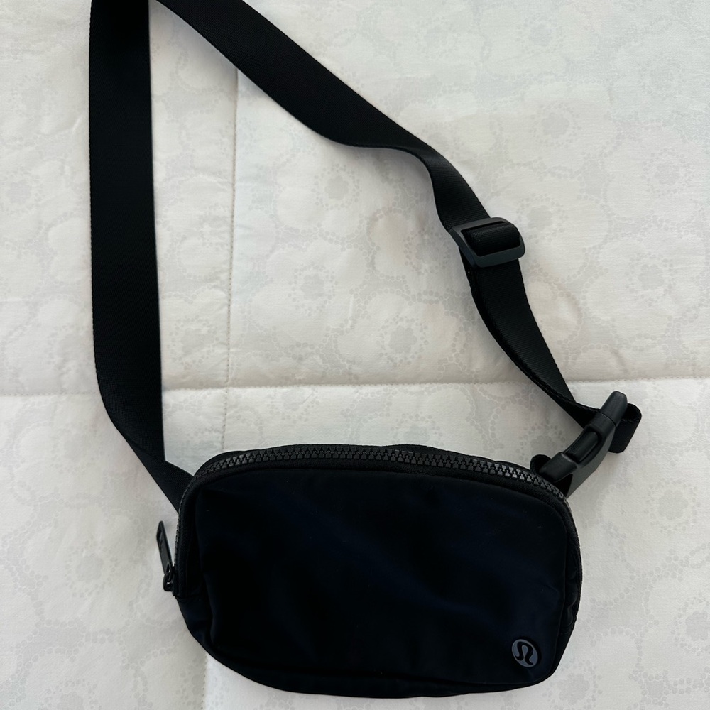 Lululemon belt bag